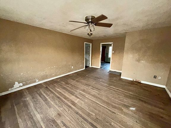 3rd image of 1305 Lincoln Ave