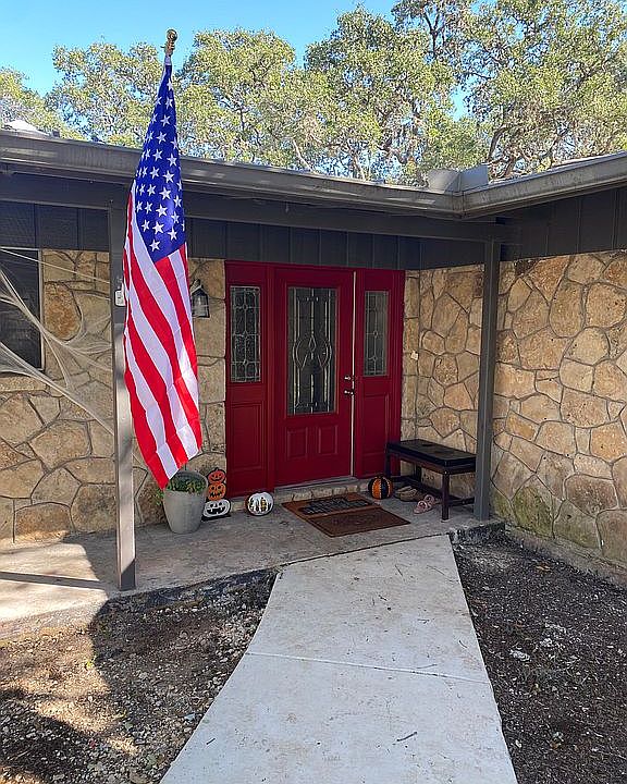 1st image of 130 El Cerrito Cir