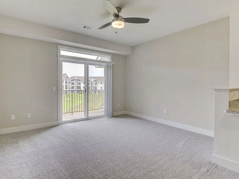 Chase Creek Apartment Homes — Photo 10