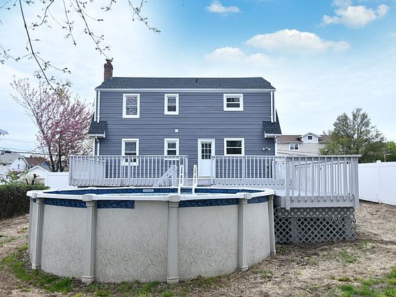 3rd image of 17 Union Ave