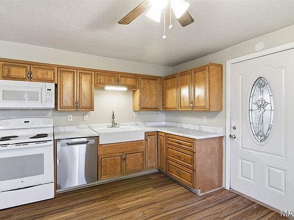 5th image of 54 Lincoln Ln