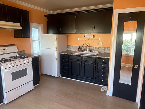 2nd image of 515 E 22nd St APT 3