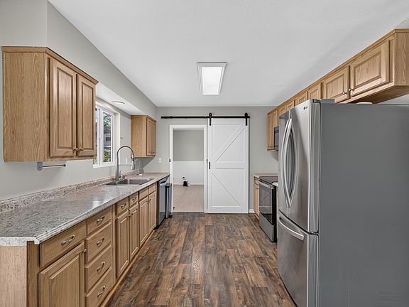 5th image of 2425 E McAndrews Rd