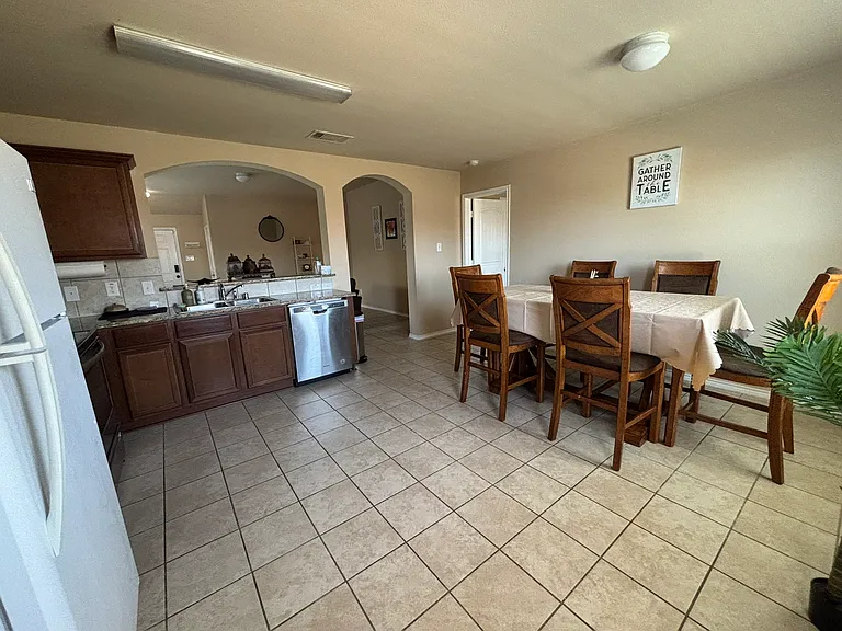 912 Platinum Dr — Photo 12