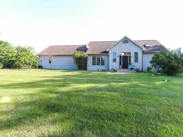 N5959 Cass Ct, Green Lake, WI 54941
