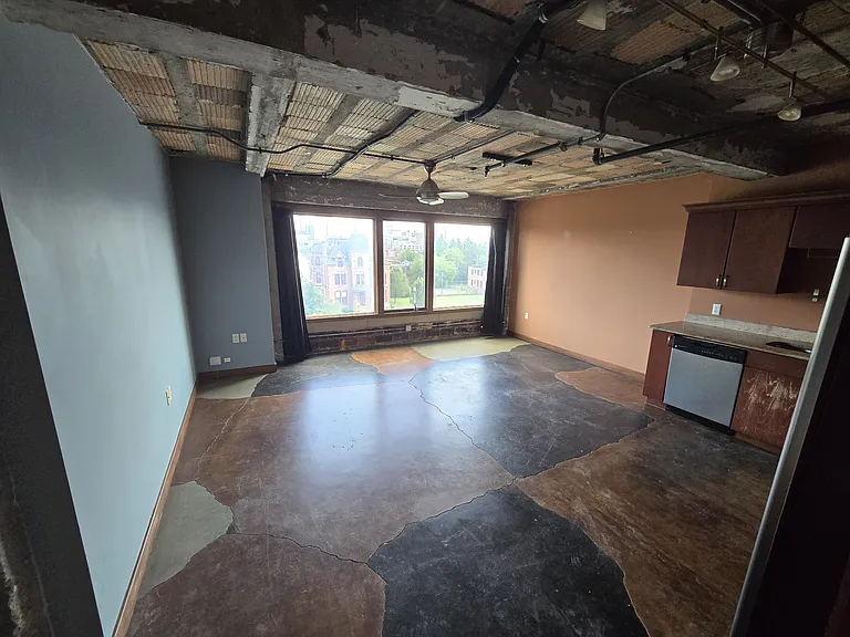 2915 John R St #405 — Photo 9
