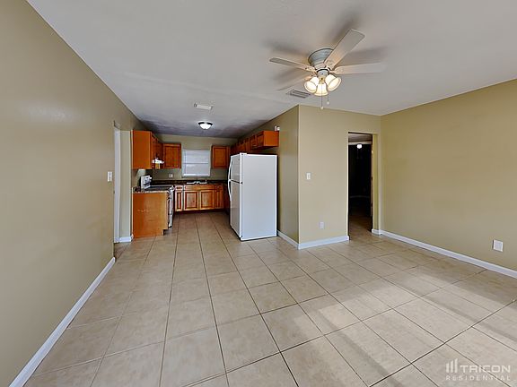 4th image of 3213 W Tyson Ave