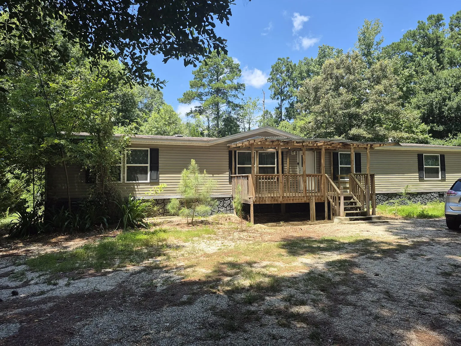 4 bed, 1200 sqft, $1,800 — Photo 1