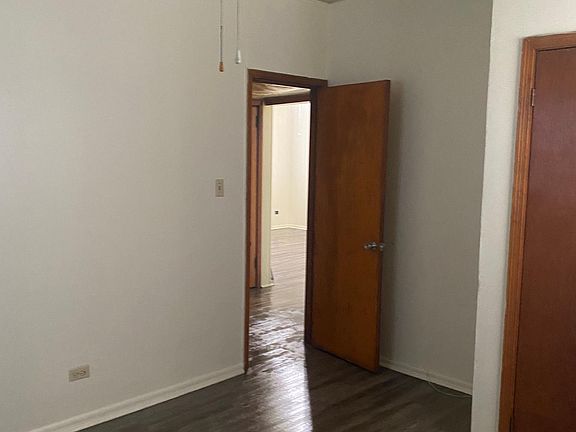 4th image of 1941 James Ave #B