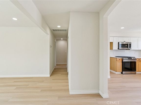 4th image of 4063 Honeysuckle St