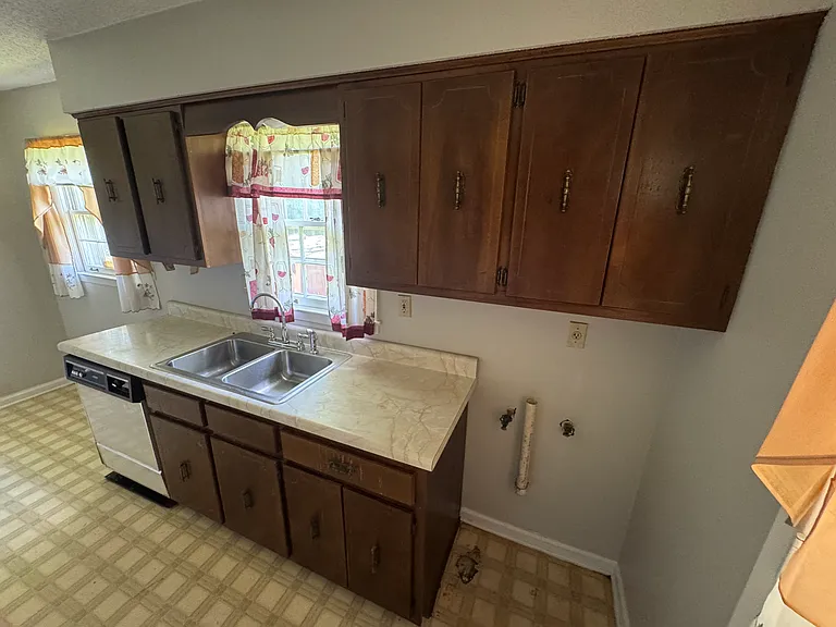 3554 Venable Rd — Photo 13