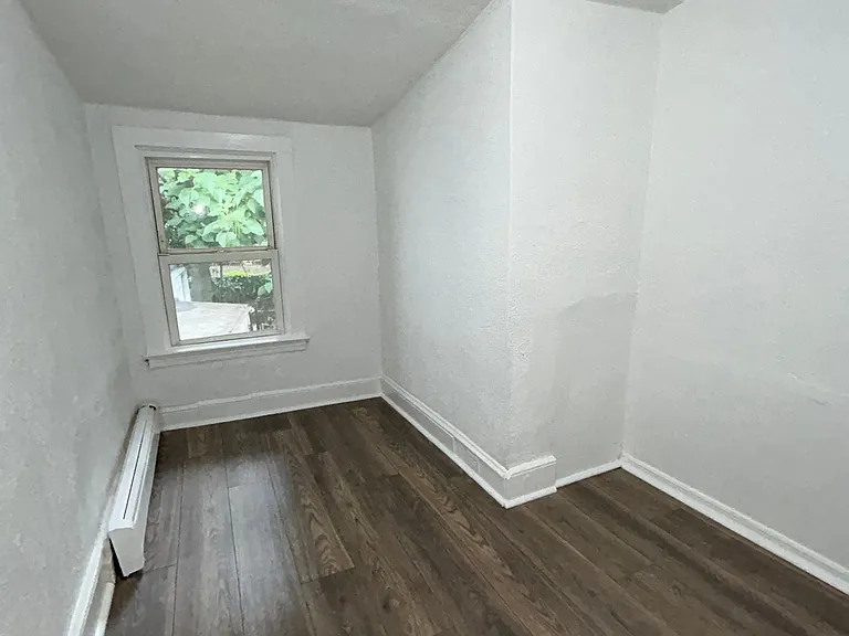 225 Home Ave — Photo 4