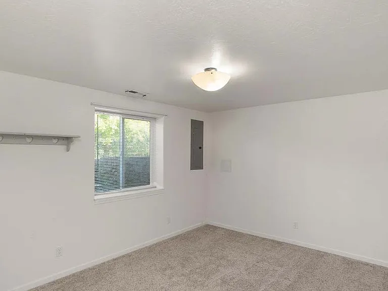 12773 N Hauser Lake Rd — Photo 22