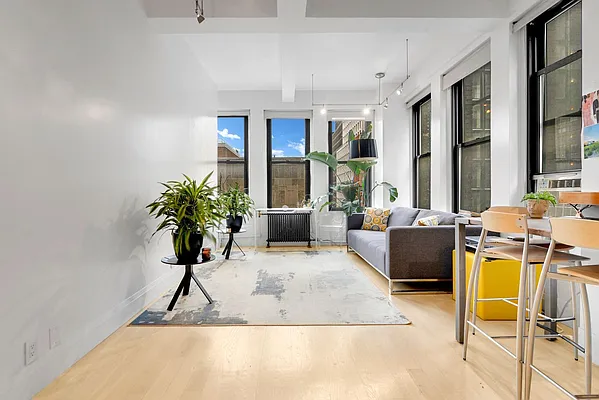 Rented by Compass | media 9