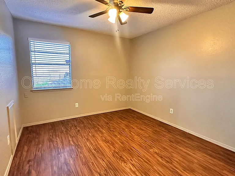 6715 Lyrewood Ln — Photo 22
