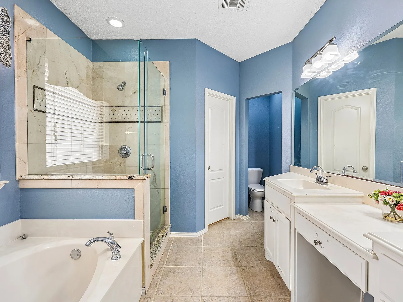 4 bed, 3.5 bath, 3008 sqft, $4,250 — Photo 3