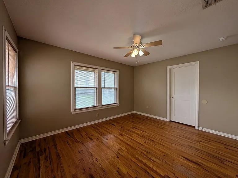 1185 W Mill St — Photo 21