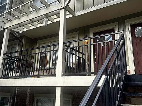 660 Barnett Shoals Rd APT 226, Athens, GA 30605