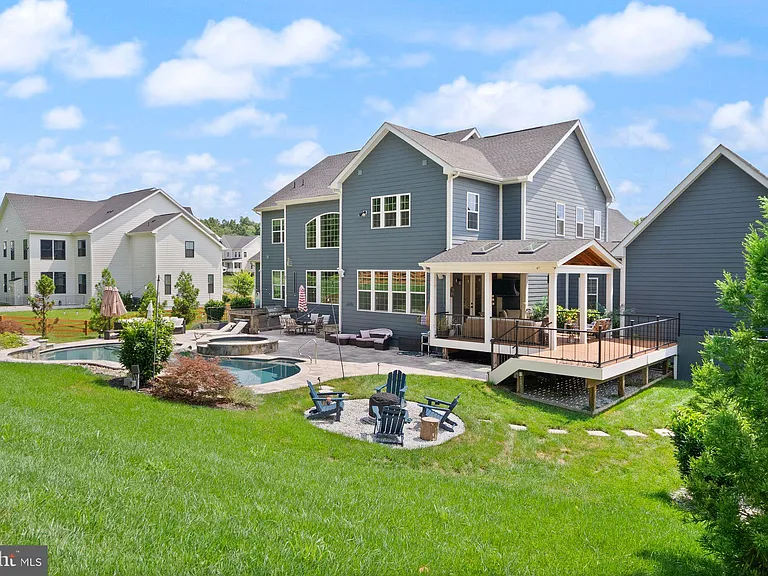 23297 Hastings Ridge Ct — Photo 43