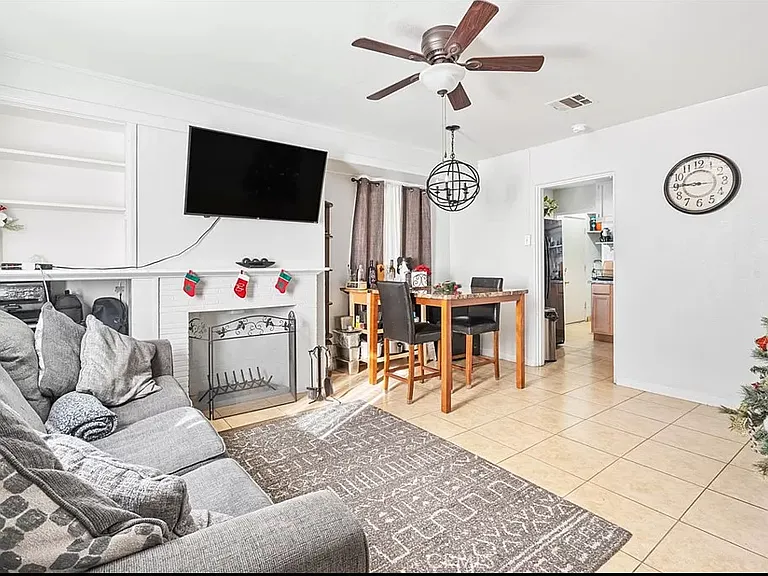 16738 Merrill St — Photo 2