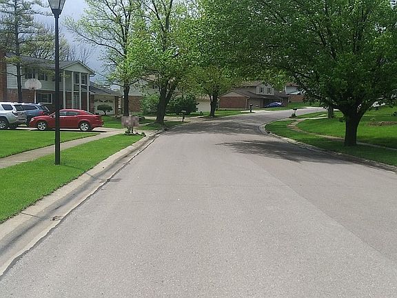4th image of 5719 Red Oak Dr