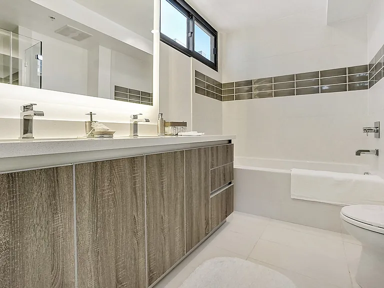 Residences at Village Walk — Photo 54