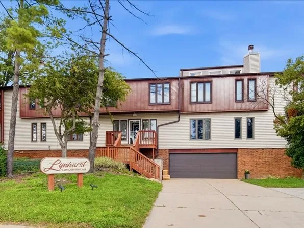 2802 E Lincoln St APT 1B, Bloomington, IL 61704