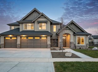 3718 W Vanderbilt Dr, Meridian, ID 83646