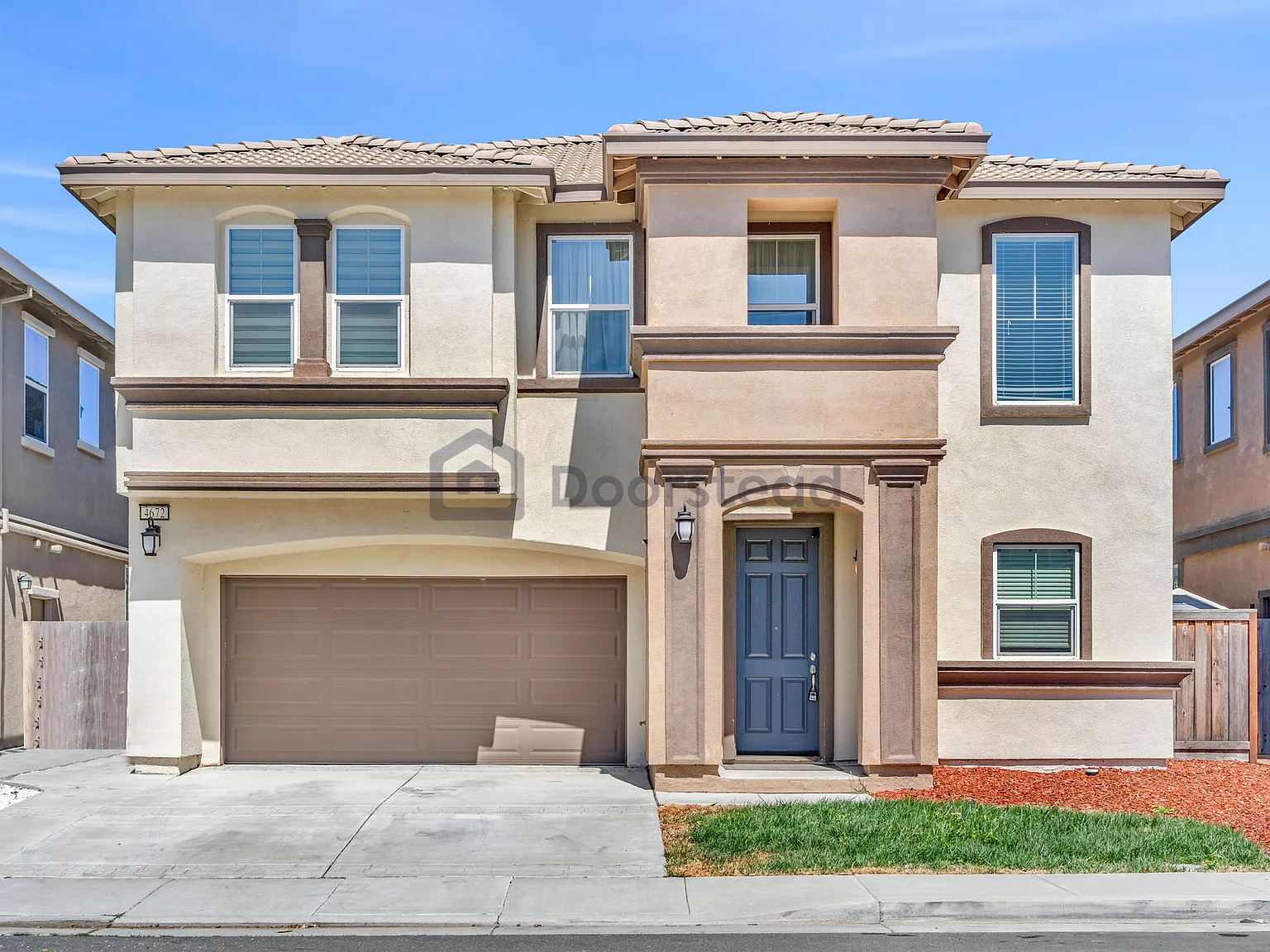 4 bed, 2.5 bath, 2408 sqft, $3,900 — Photo 2