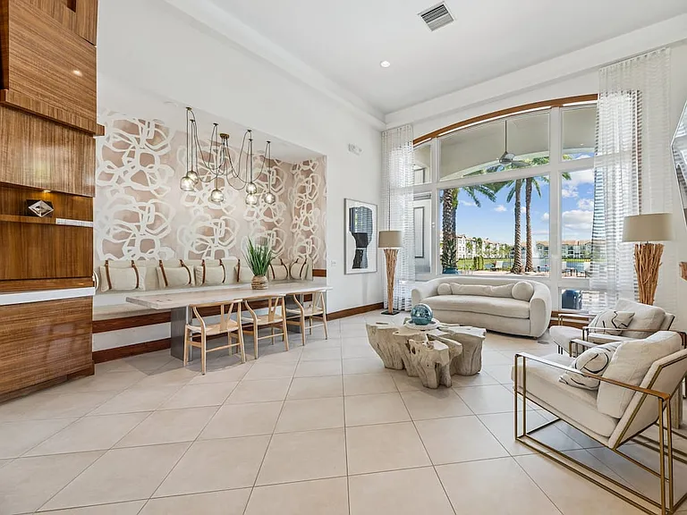 Lobby and leasing area with lounge seating