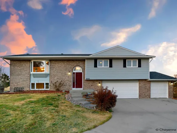 2124 E Riding Club Rd, Cheyenne, WY 82009