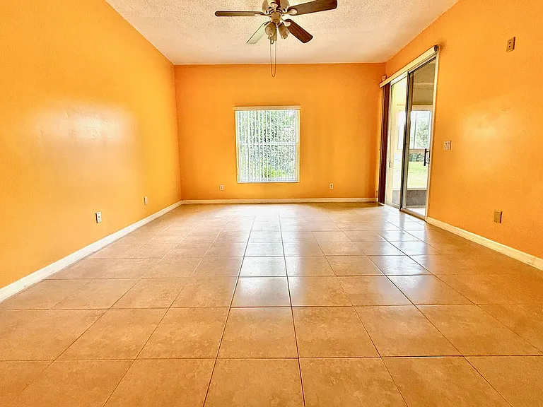 332 SW Glenwood Dr — Photo 10