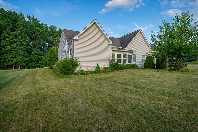 40 Manor Dr, Grove City, PA 16127 Zillow