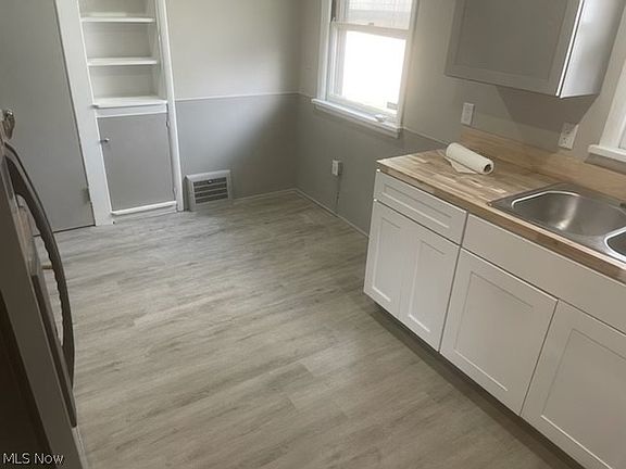 3rd image of 3869 Jo Ann Dr