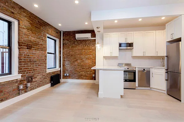 Rented by Town Residential | media 14