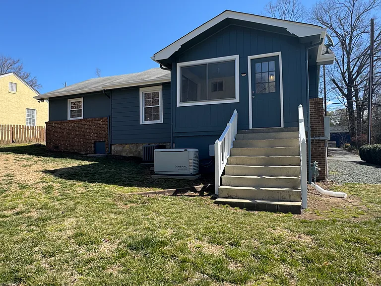 310 Crest Dr — Photo 30