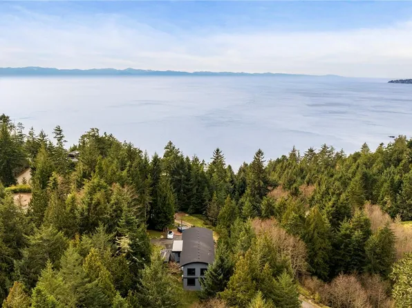 7405 Thornton Hts, Capital, BC V9Z 1L8