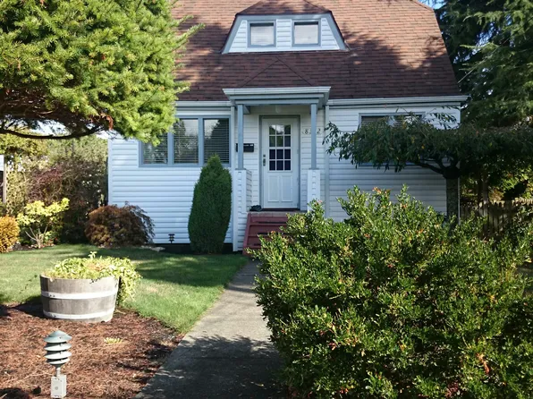 8322 13th Ave NW, Seattle, WA 98117