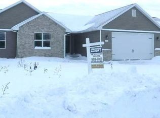 649 Arnie St, Combined Locks, WI 54113