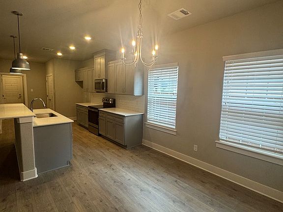 5th image of 668 The Cottages Dr