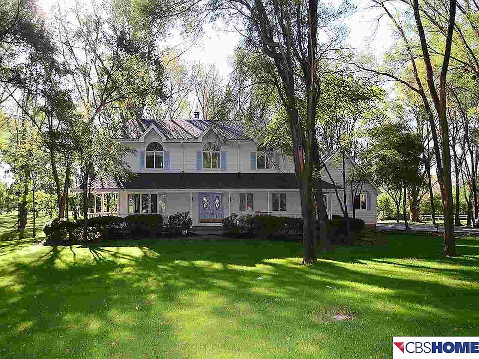 1st image of 949 S 205th St