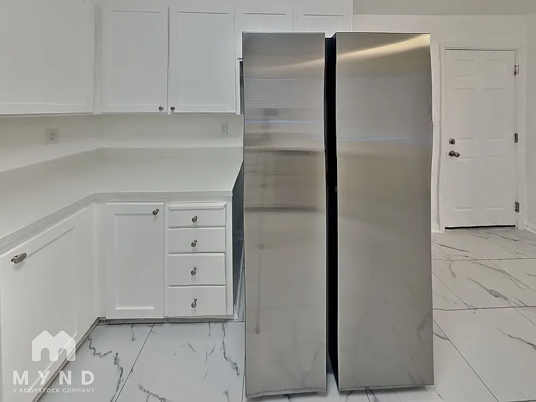 2421 Cypress St — Photo 8