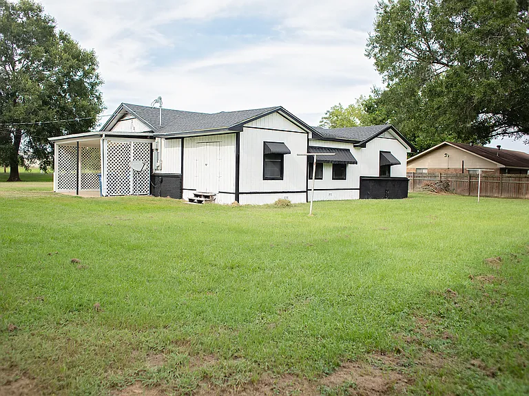 2109 E Goliad Ave — Photo 8