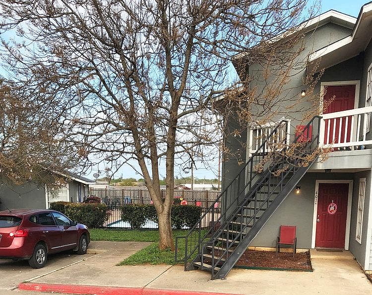 2nd image of 111 Pipes Dr