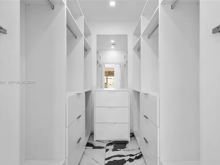 1544 Michigan Ave — Photo 45