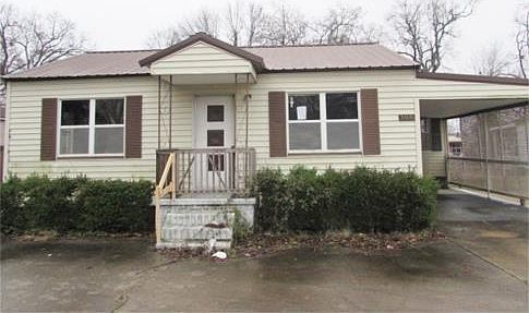 1st image of 106 E Avenue H