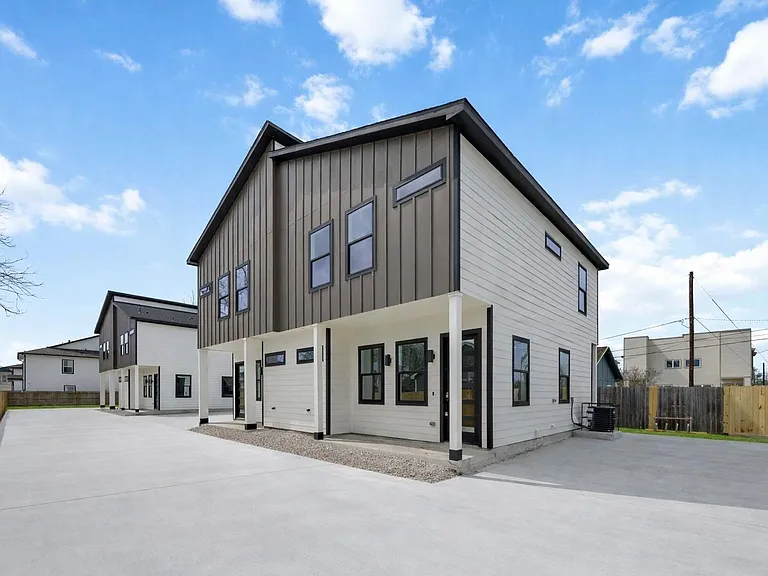 4804 Carmen St #B — Photo 2