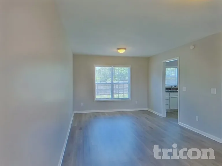 403 Parkstone Ct — Photo 2