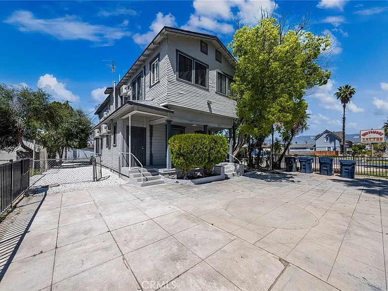 927 Orange St — Photo 2