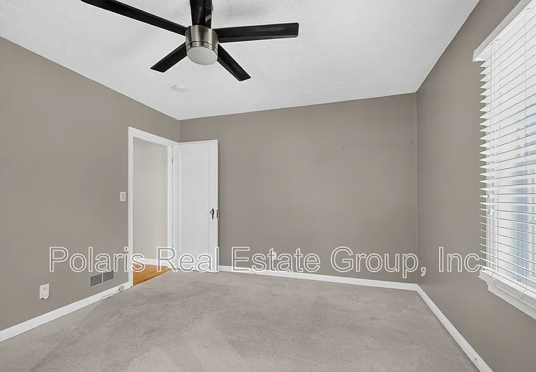 5428 E 10th St — Photo 18